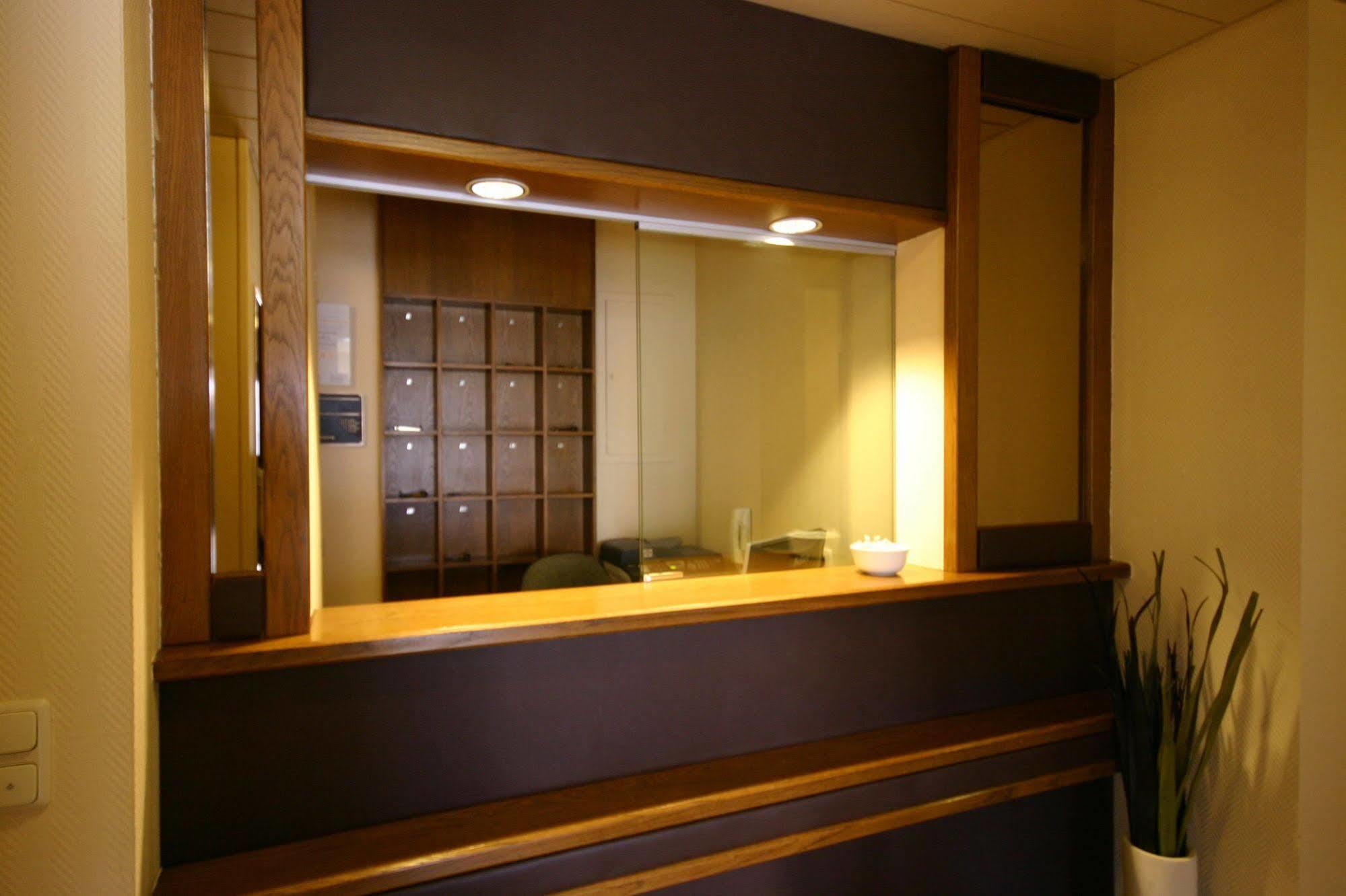 Hotel Augsburg Langemarck Екстер'єр фото